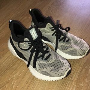 Adidas alpha bounce Size 7.5